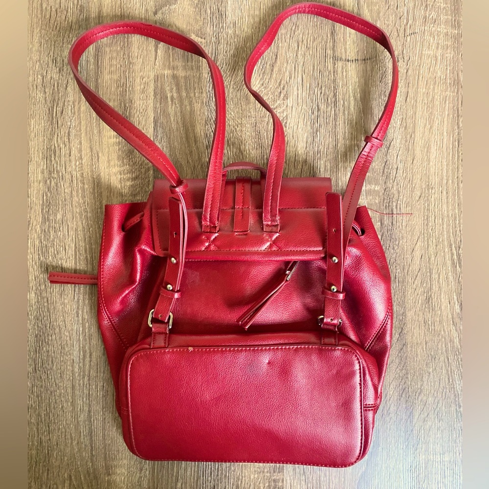 RED BACKPACK WOMEN